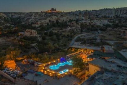 Holiday Cave Hotel